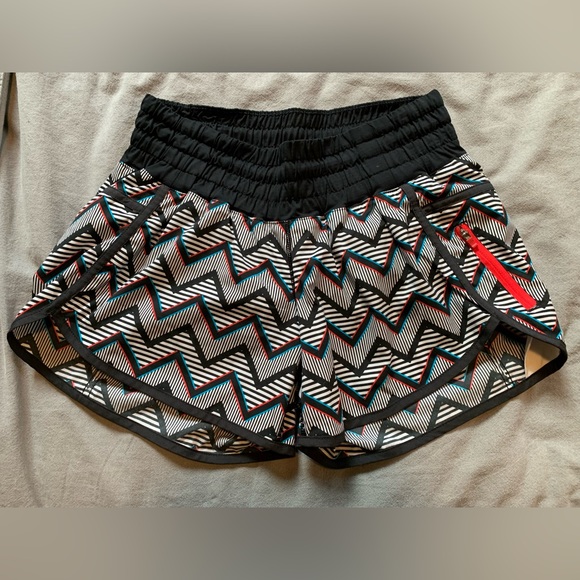 lululemon Seawheeze 2014 Tracker Short II - Picture 1 of 4